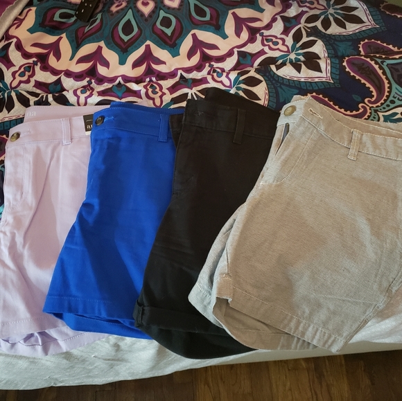 LADIES shorts - Picture 2 of 3